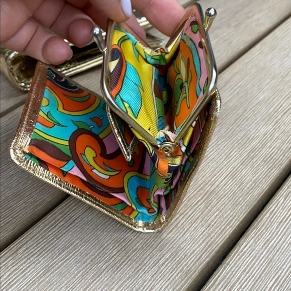 Vintage Metallic Gold Croc Embossed Bag w/wallet